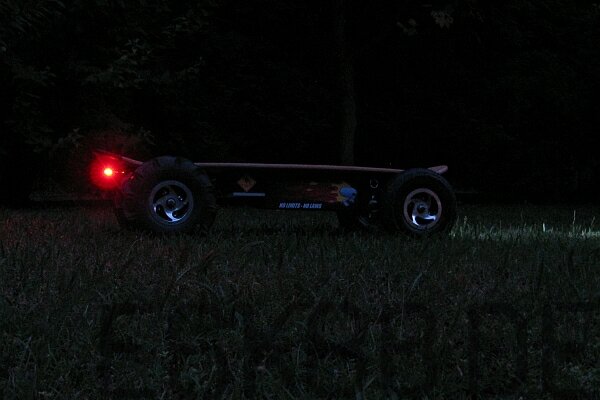 Evolve Skateboards - hill testing 200w...
