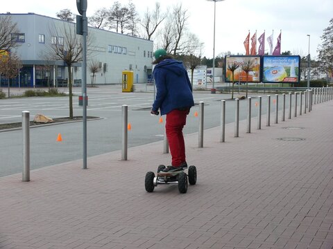 perfekt gestandener 360 varial kickflip mit dem Mobo MB 800 Allterrain.
Leider zu spät abgedrückt ;)