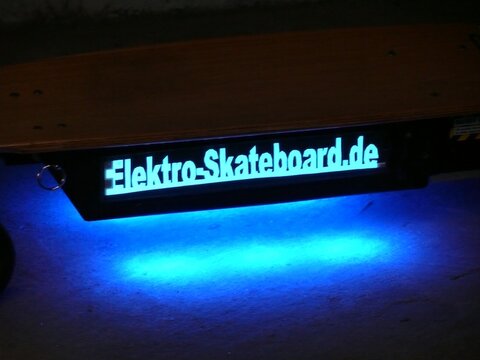 Elektro-Skateboard.de EL Leuchtfolie und blaue LED Unterbodenbeleuchtung