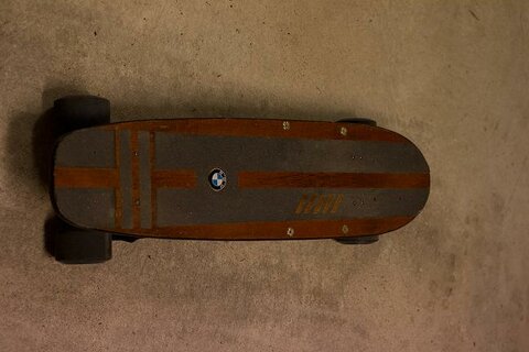 Over-volted 24v to 36v air cooled motor.....31mph !! absolutely stable and solid skateboard.