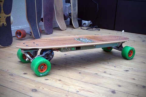 http://www.elektro-skateboard.de/forum/eigenbauten-95/e-arbor-zeppelin-1997.php