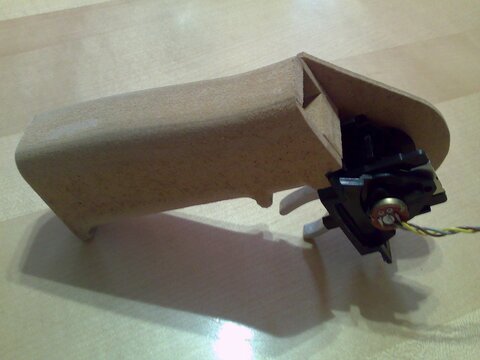 Griff aus MDF geleimt und geschliffen.