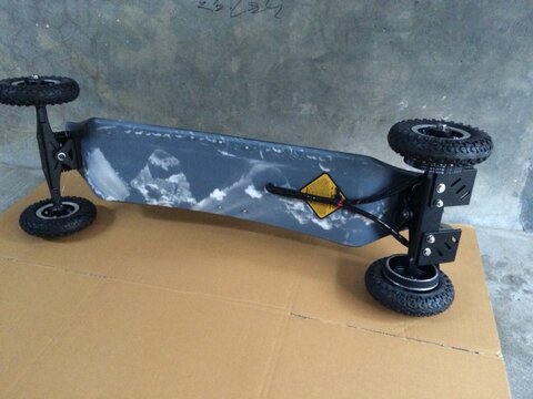 Clean underbelly, the same as a normal mountainboard,  For serious off road riding and jumps