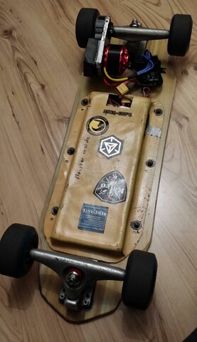 streetboard hure  ... Mein erstes Eingenbau Board. Hält wie nix, rennt super nur der Motor musst getauscht werden. Test - Board