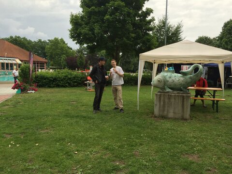 Oleg und Teertrinker beim Fisch