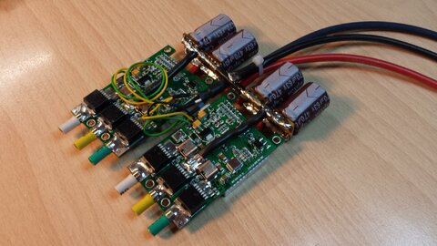 Dual VESC mit Stromverteiler und Kondensatoren - mit CAN Bus Leitung